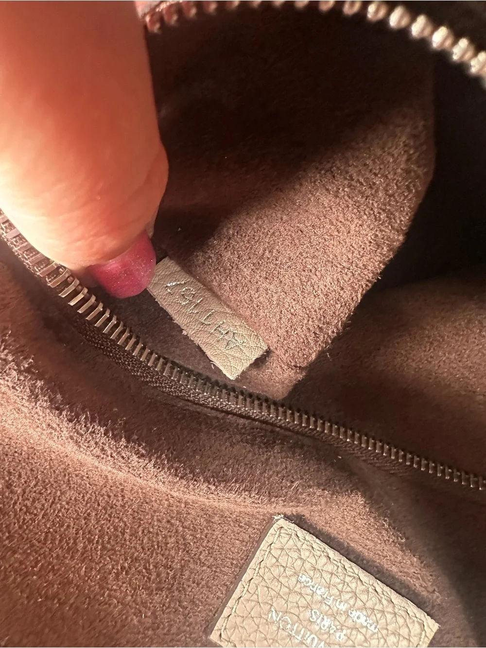 Authentic Louis Vuitton Mahina Babylone PM Bucket Bag